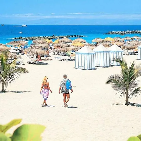 Comfortable Next To The Pools شقة