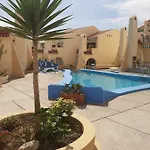 Comfortable Next To The Pools * 아데제