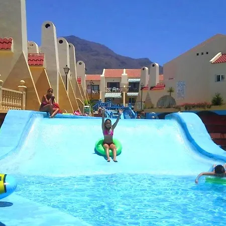 Apartment Comfortable Next To The Pools