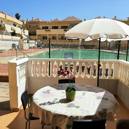 Comfortable Next To The Pools Apartment *