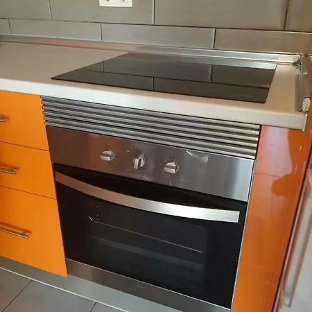 Comfortable Next To The Pools Apartment