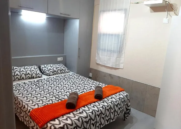 Comfortable Next To The Pools *