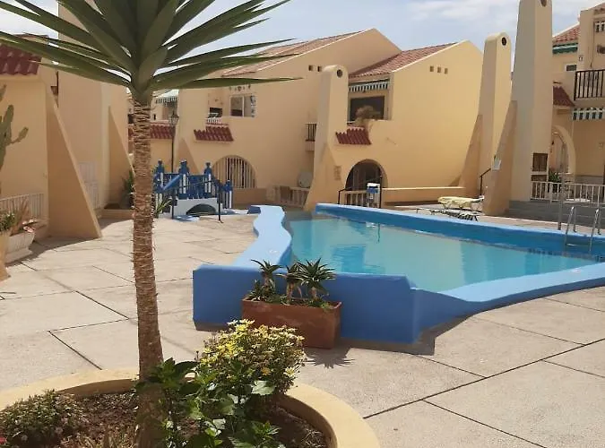 Comfortable Next To The Pools * アデヘ